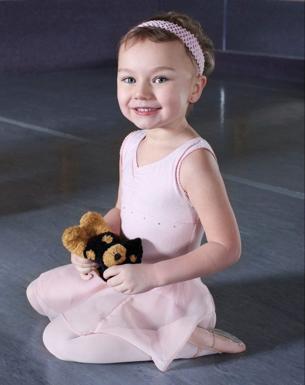 girl-dancer-teddy