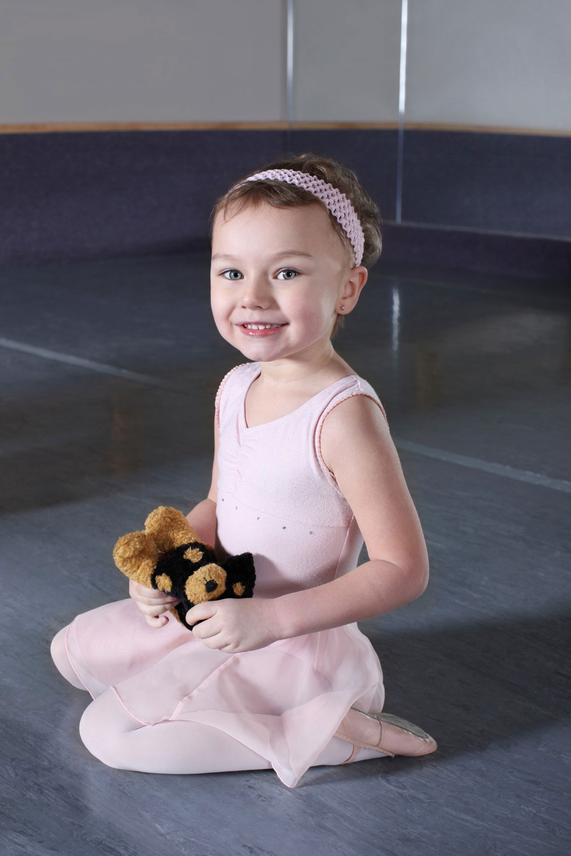 girl-dancer-teddy